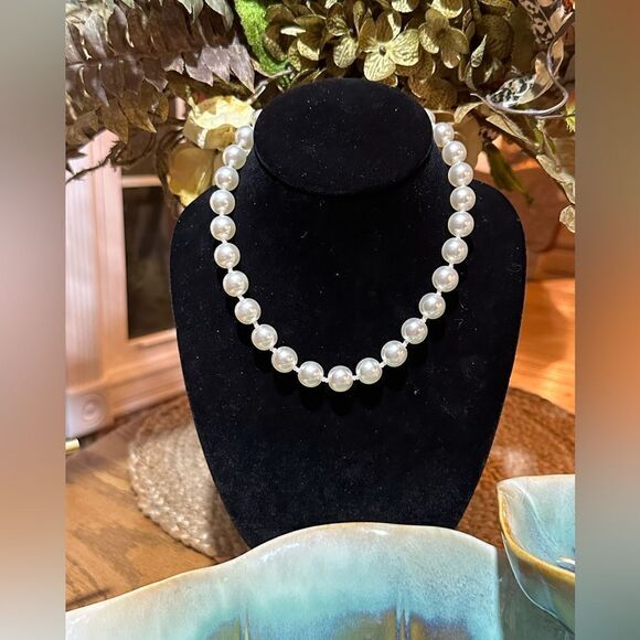 Beautiful Glass Pearls 14” Strand - Picture 2 of 4